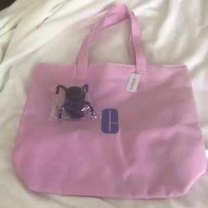 ONE Tagvo umbrella hook and Clinique tote